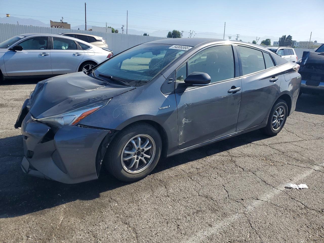 Salvage Toyota Prius Image