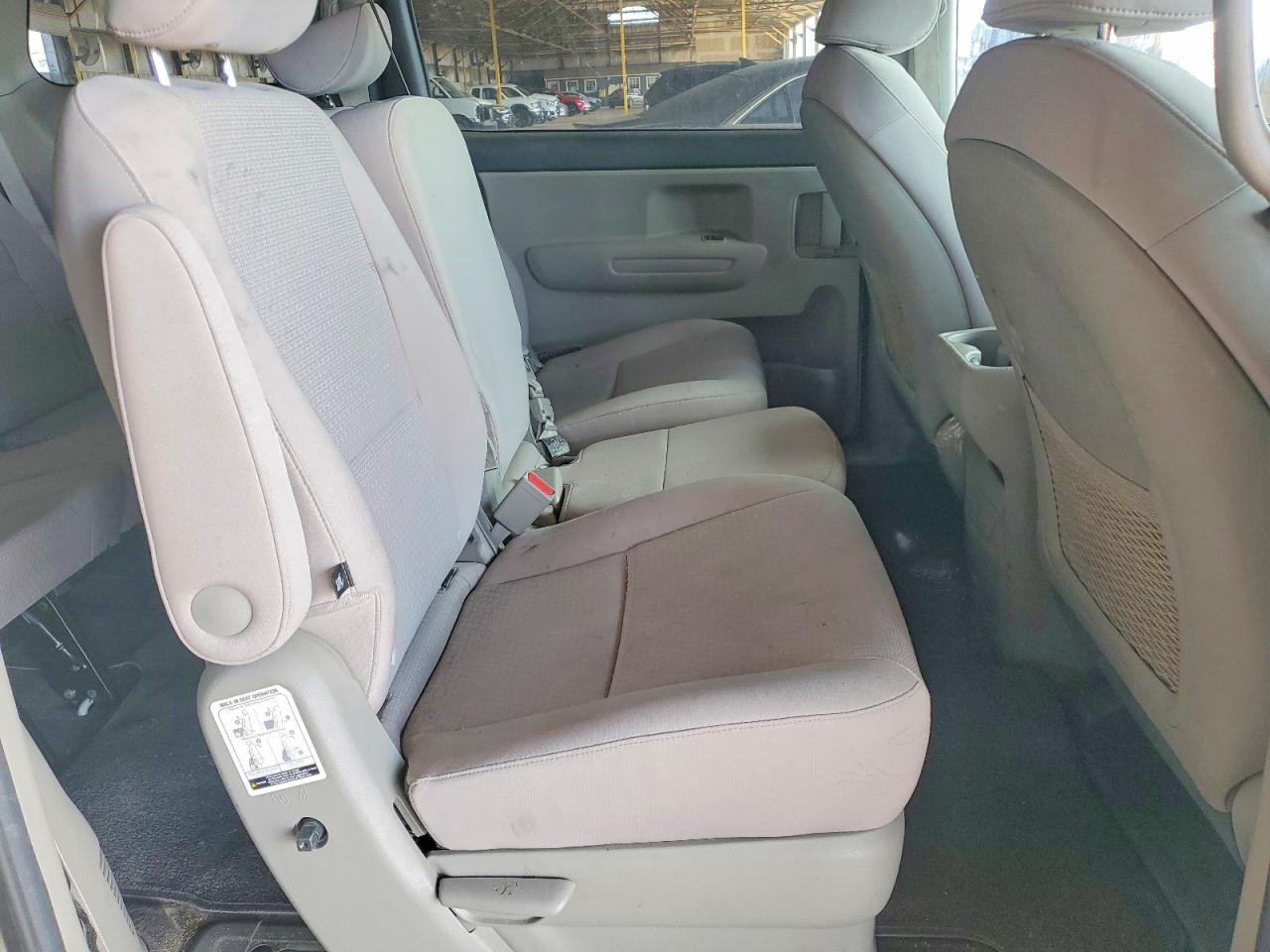 Kia Sedona Lx
