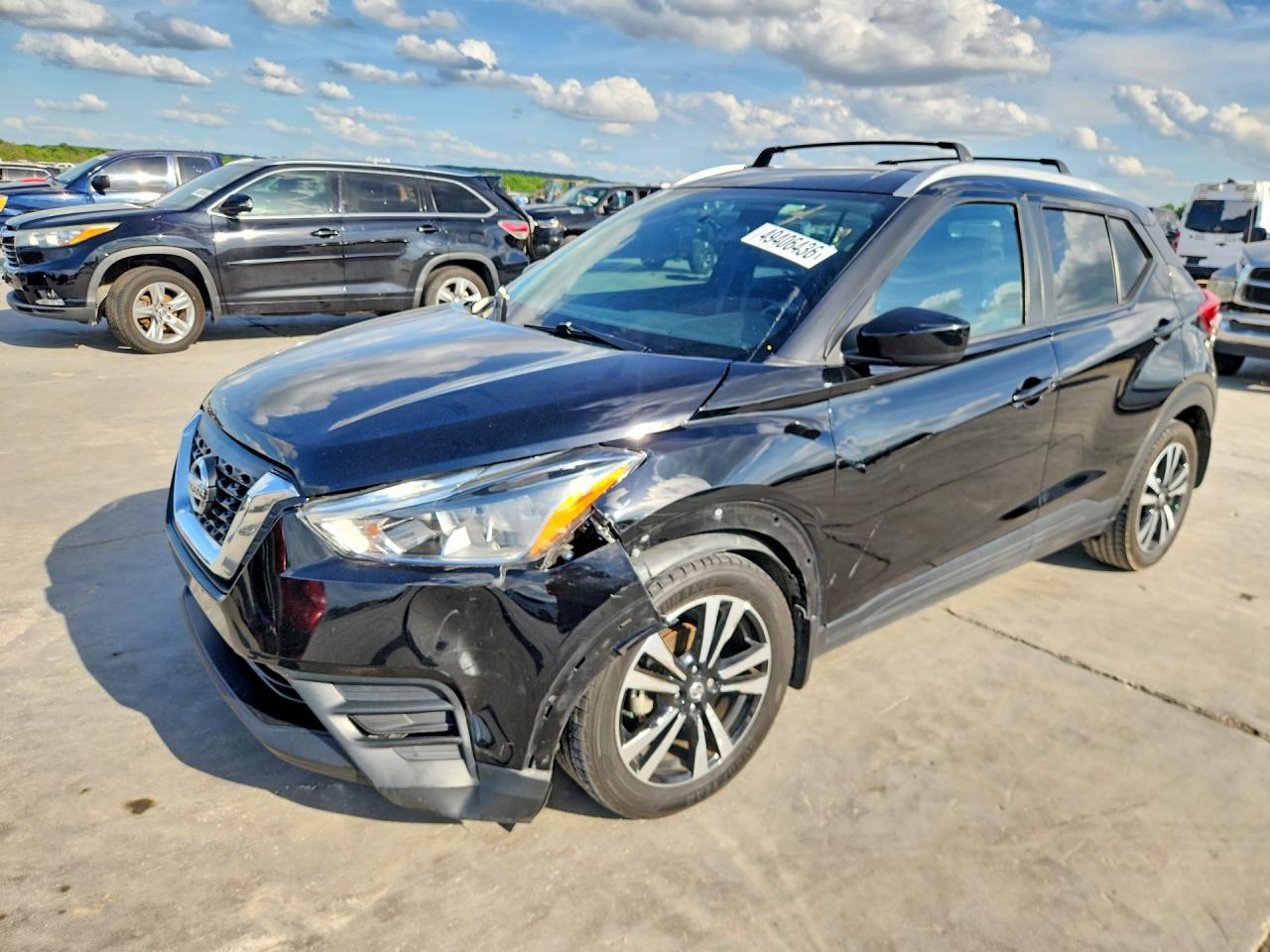 Salvage Nissan Kicks Image