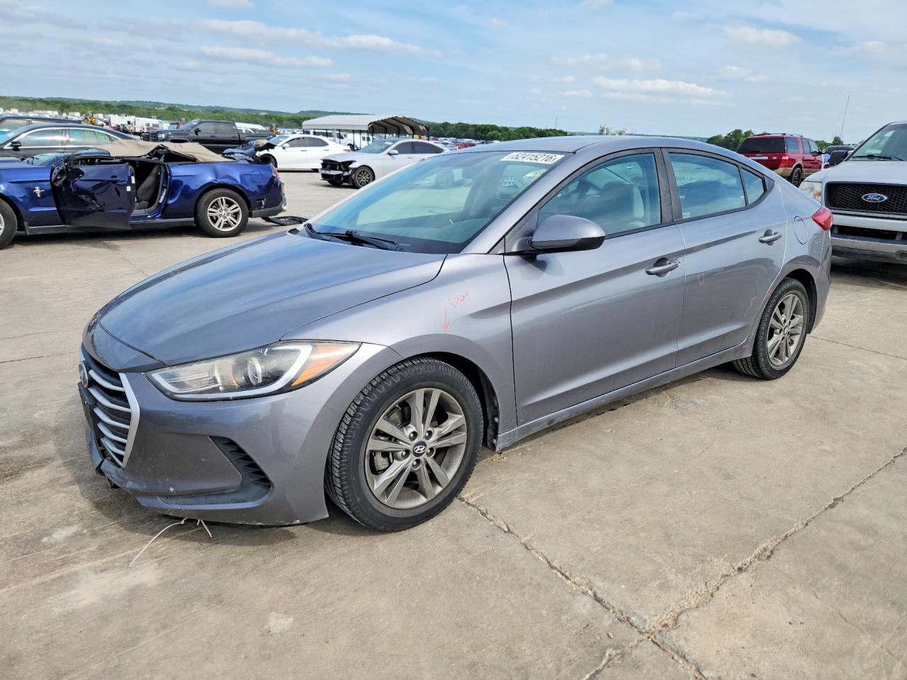 Salvage Hyundai ELANTRA Image