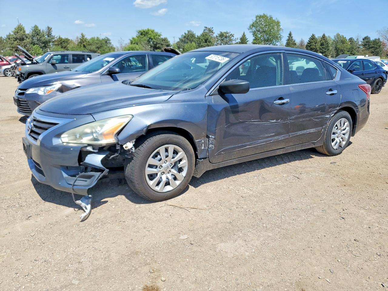 Salvage Nissan Altima Image