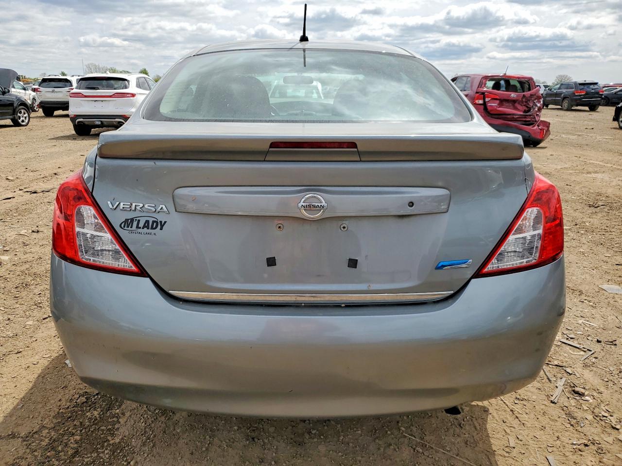 Nissan Versa 1.6 S Plus