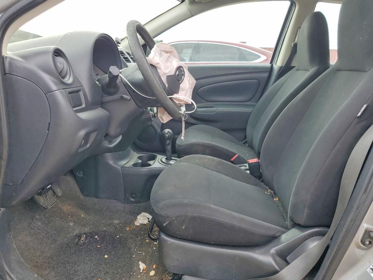 Nissan Versa 1.6 S Plus