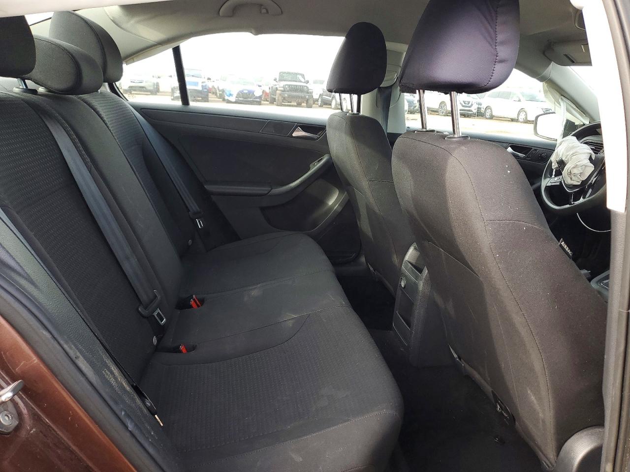 Volkswagen Jetta S