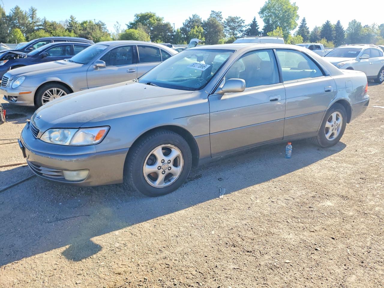 Salvage Lexus Es Image