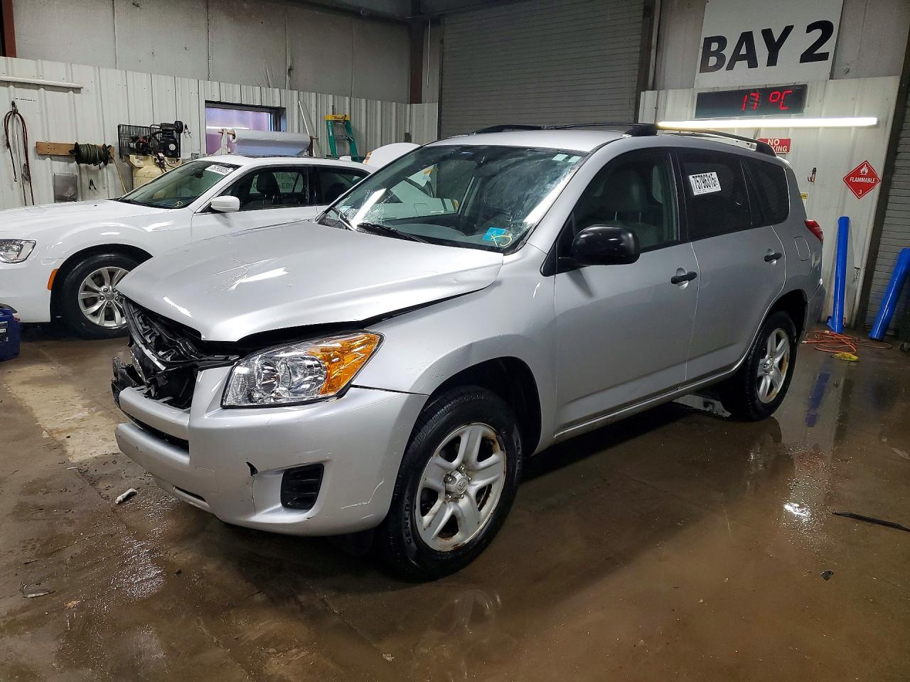 Salvage Toyota RAV4 Image