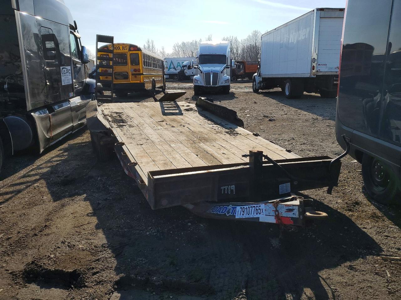 Load Trail Ch8318072