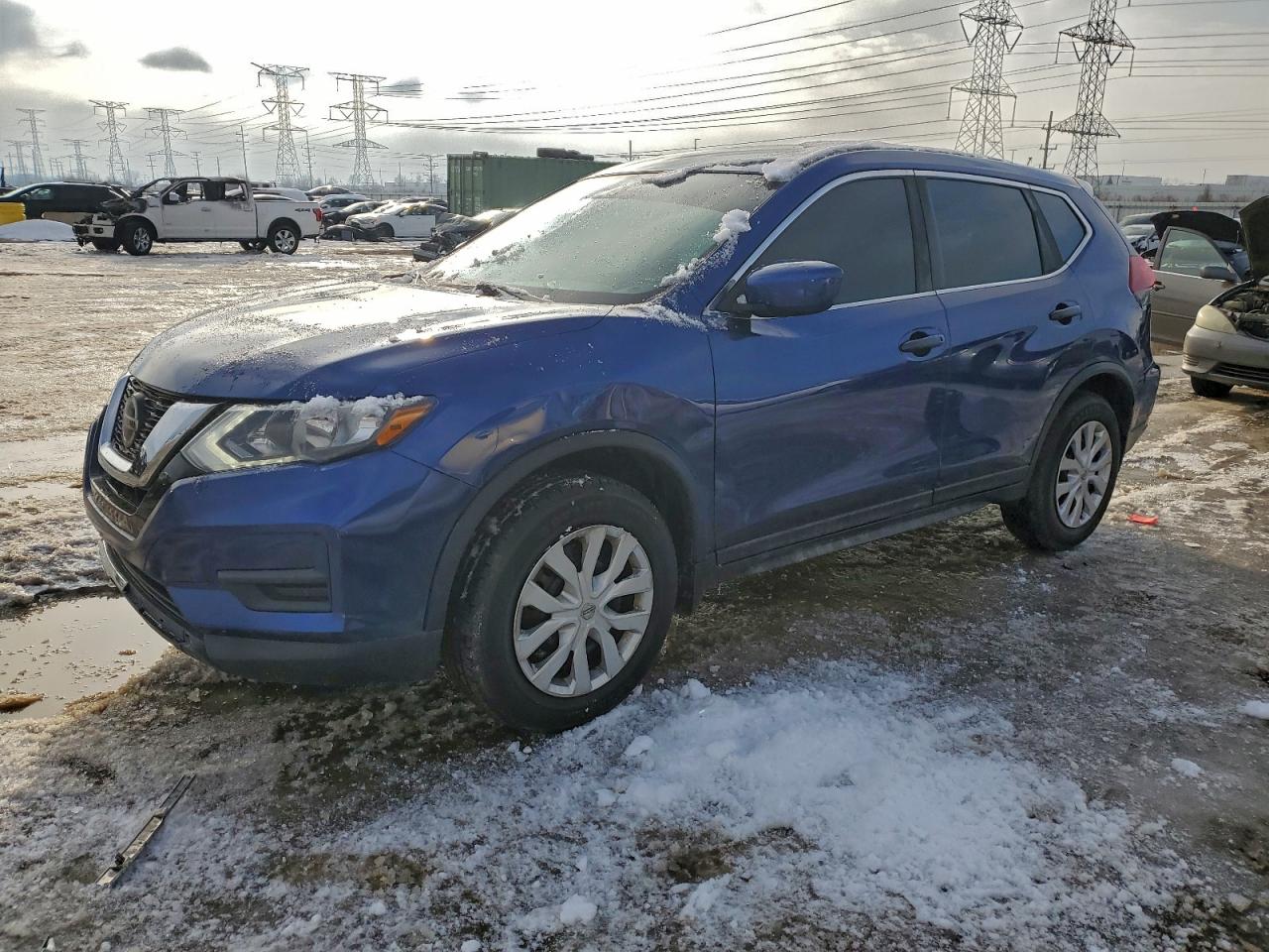 Salvage Nissan Rogue Image