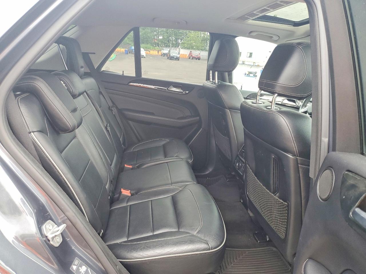 Mercedes-Benz M-Class 350 Bluetec