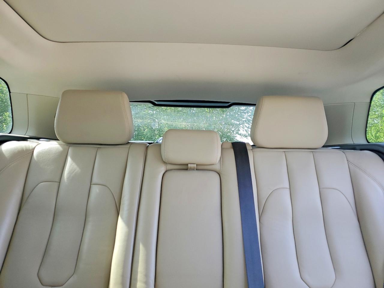 Land Rover Range Rover Pure Premium
