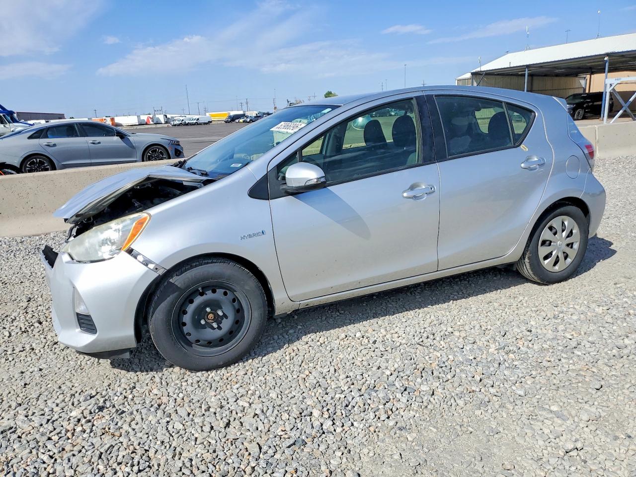 Salvage Toyota Prius Image