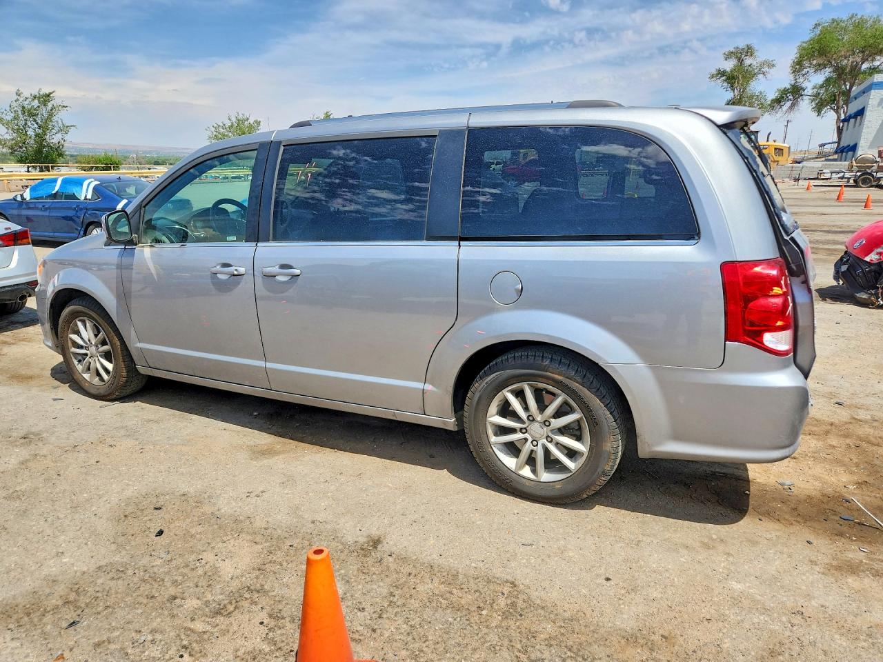 Dodge Caravan Sxt