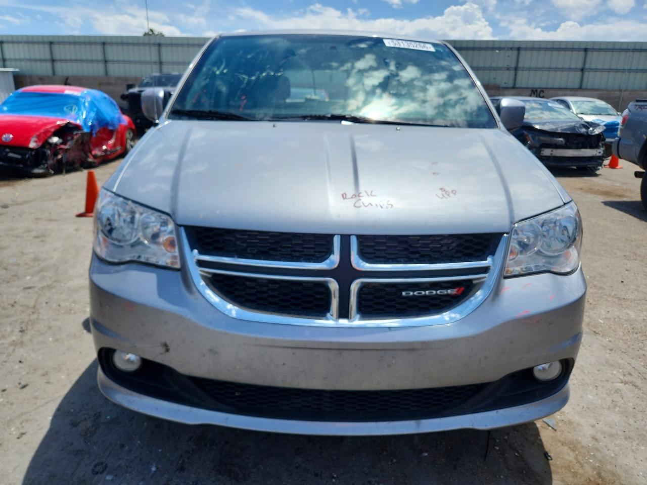 Dodge Caravan Sxt