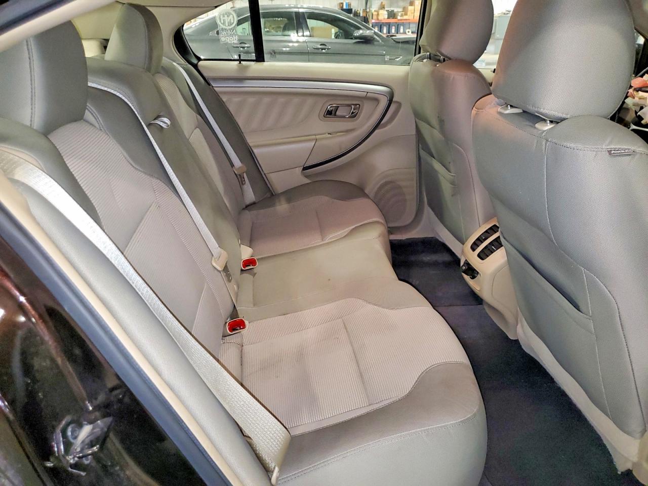 Ford Taurus Sel