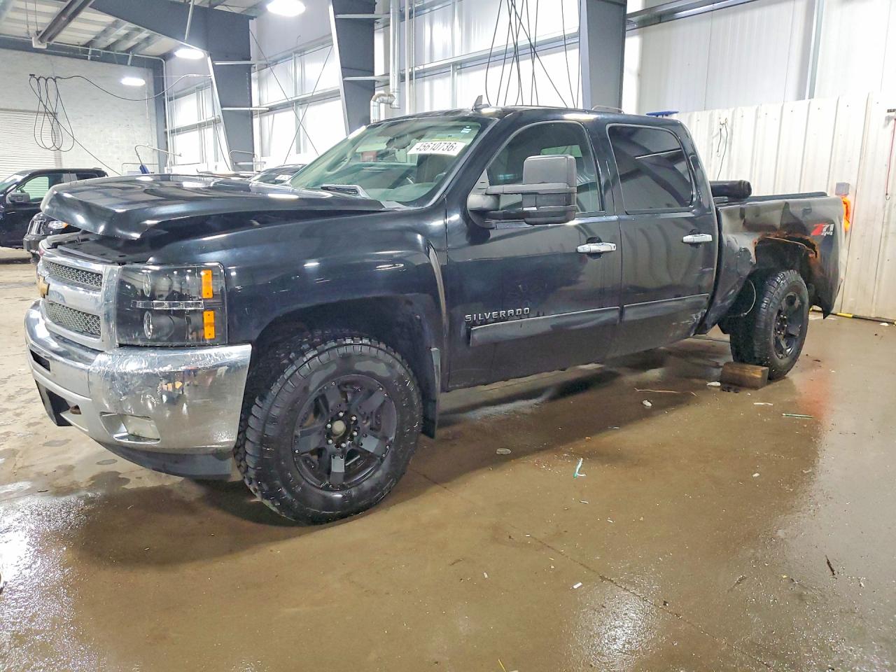 Salvage Chevrolet Silverado Image