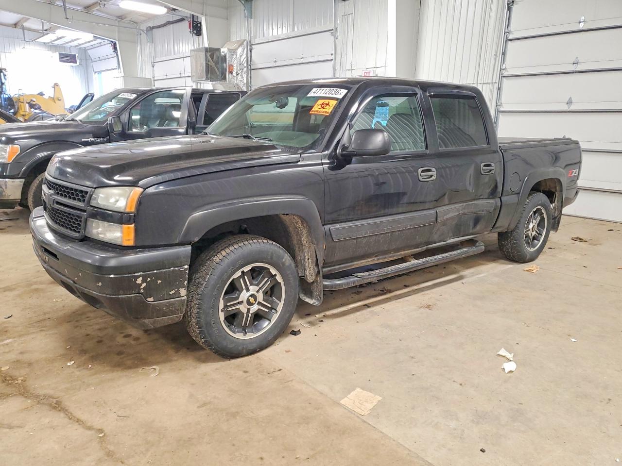 Salvage Chevrolet Silverado Image