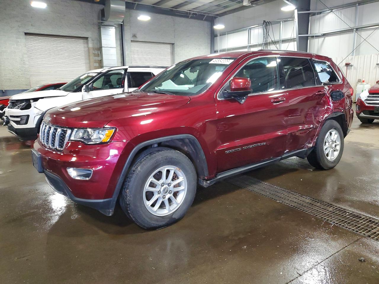 Salvage Jeep Grand Cherokee Image