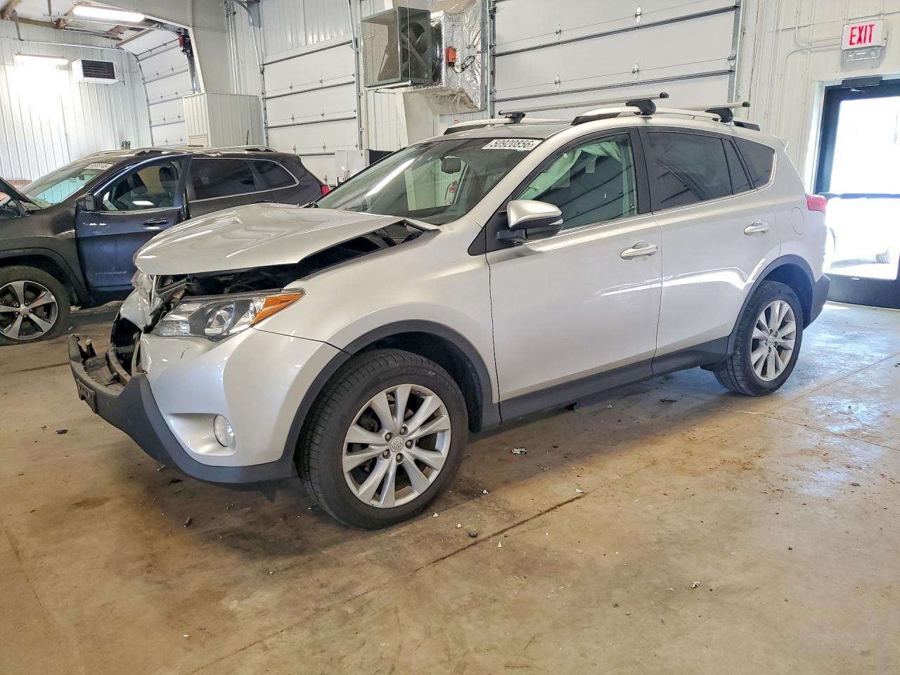 Salvage Toyota RAV4 Image