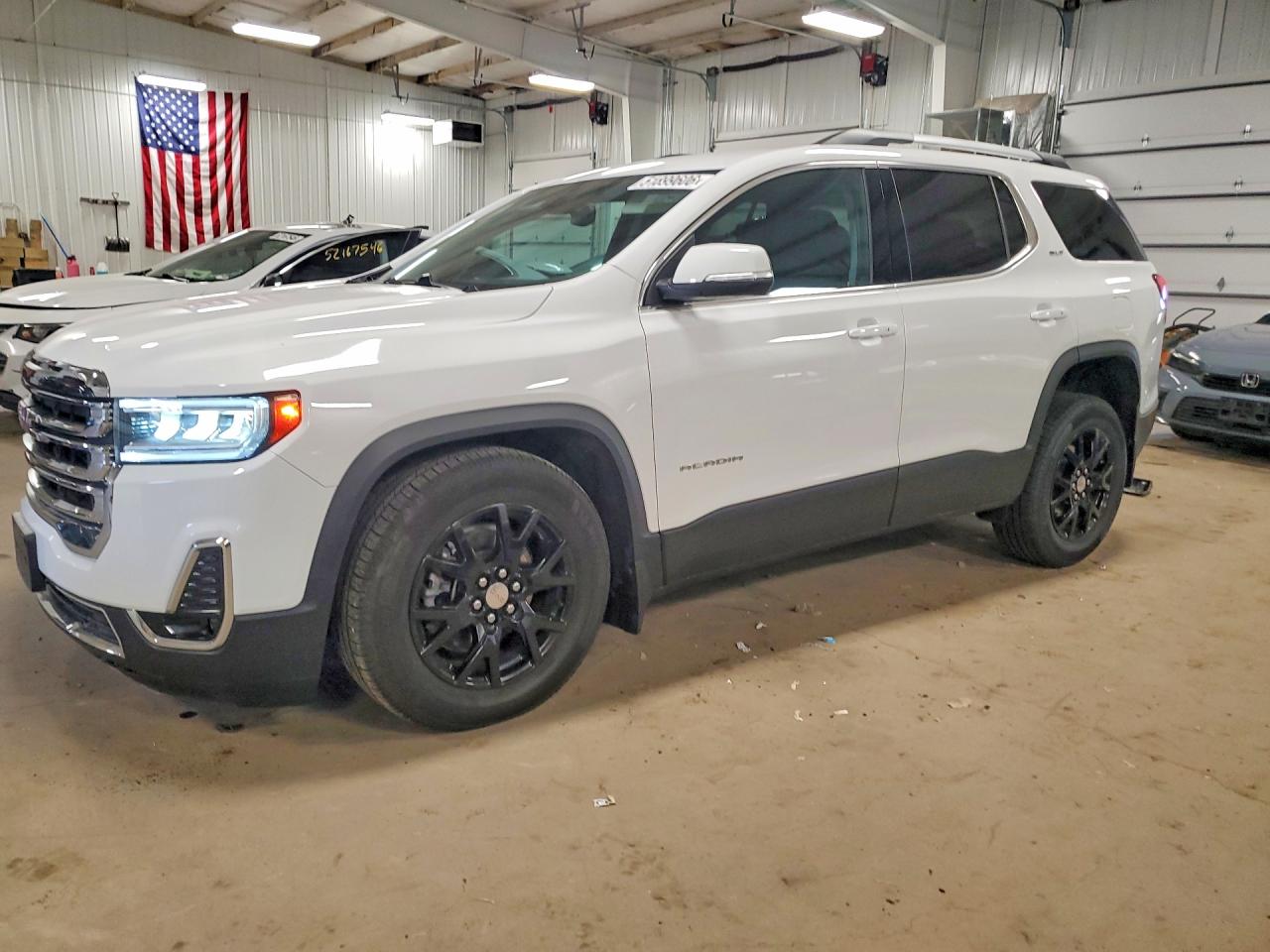 Salvage GMC Acadia Image