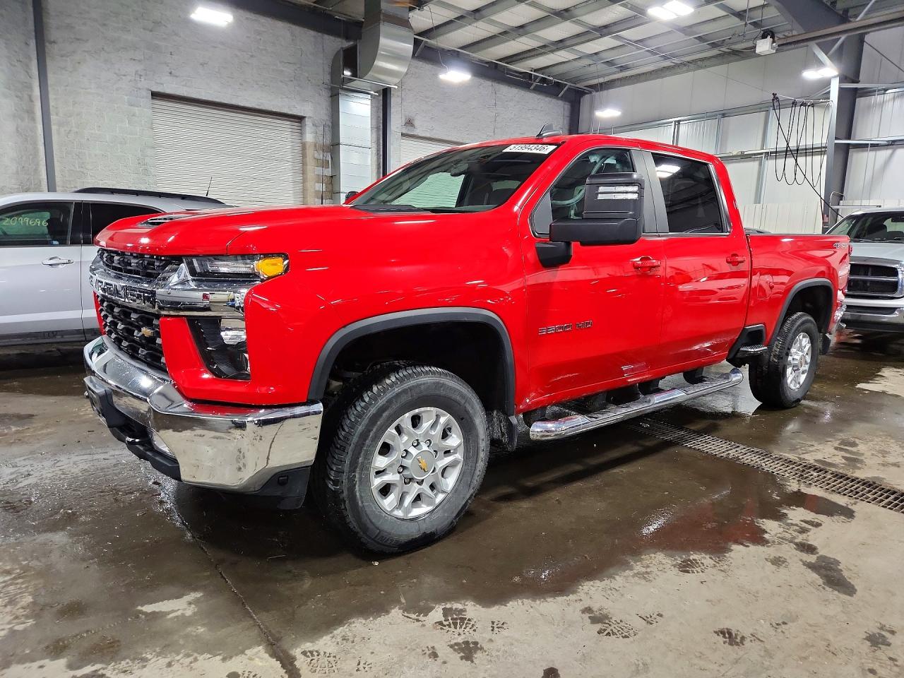 Salvage Chevrolet Silverado Image
