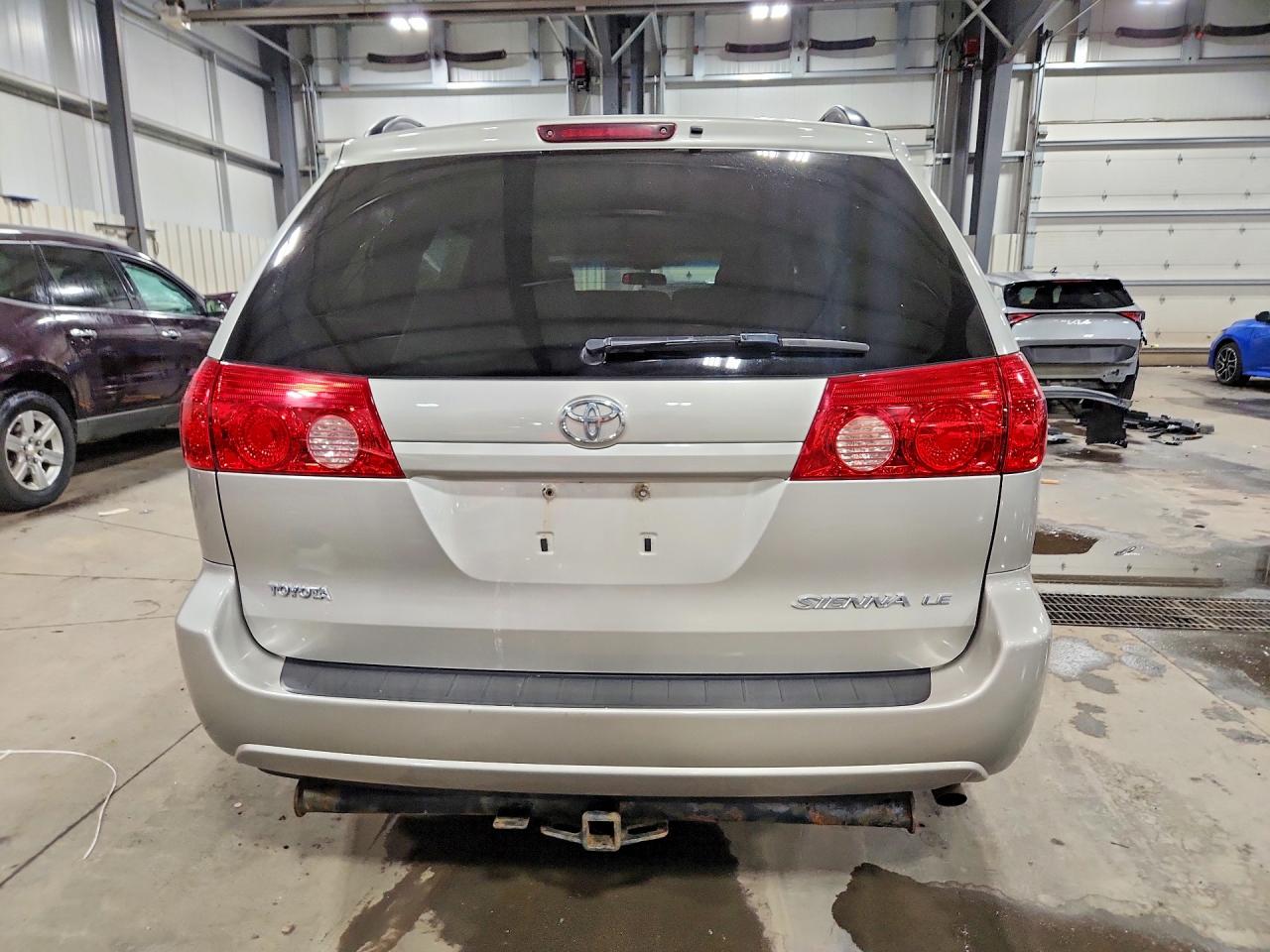 Toyota Sienna Le 7-passenger