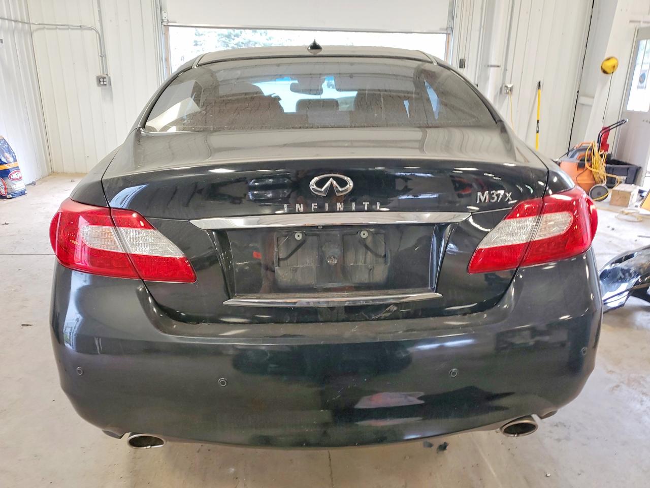 INFINITI M37 X