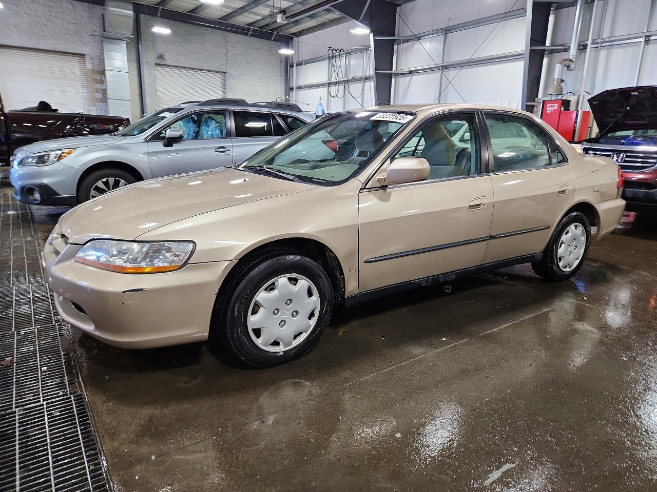 Salvage Honda Accord Image