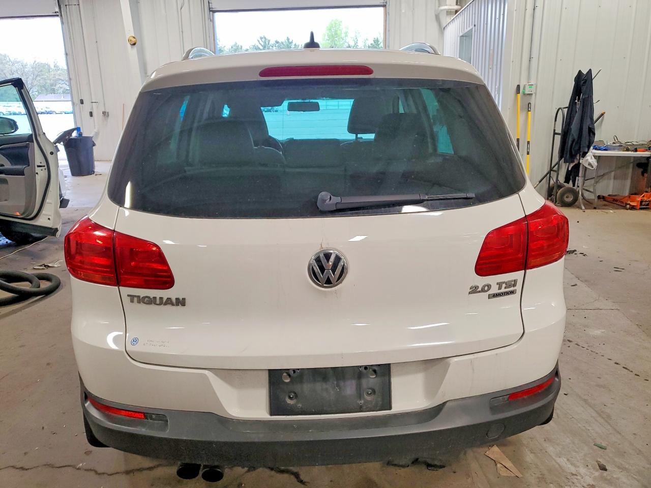 Volkswagen Tiguan S
