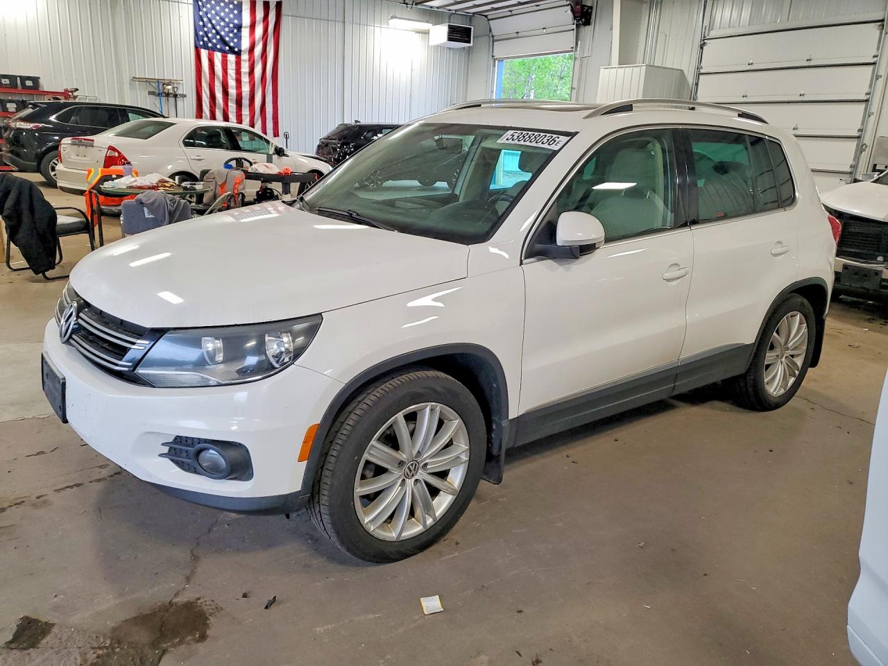 Salvage Volkswagen Tiguan Image