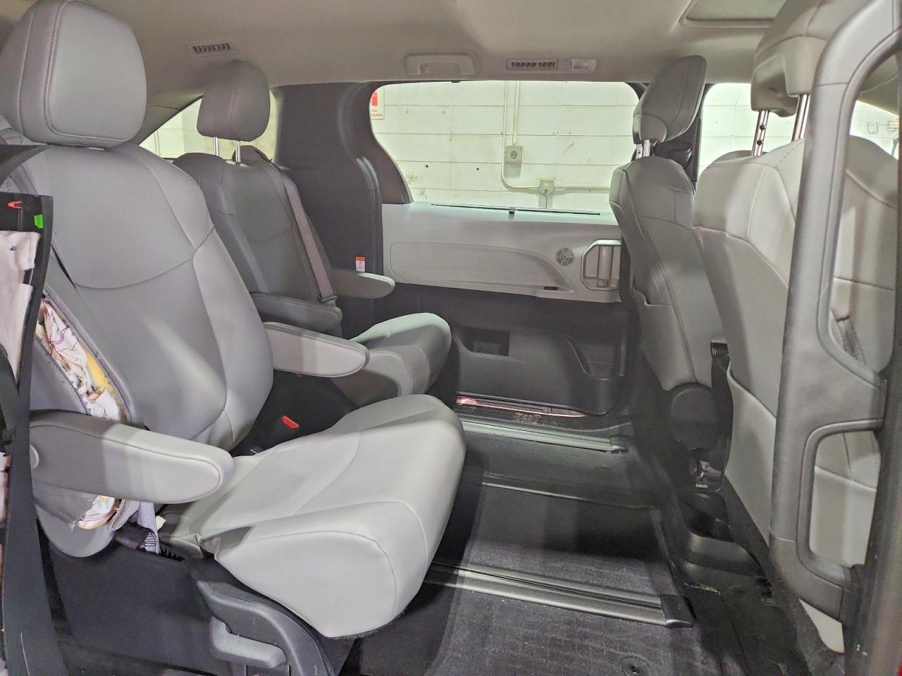 Toyota Sienna Xle 7-passenger