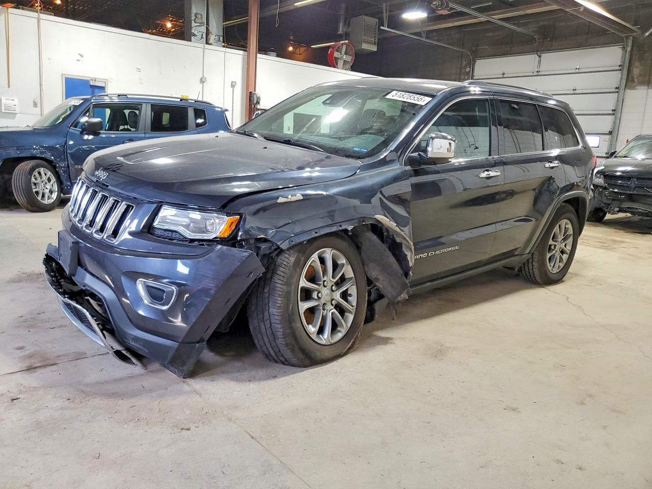 Salvage Jeep Grand Cherokee Image