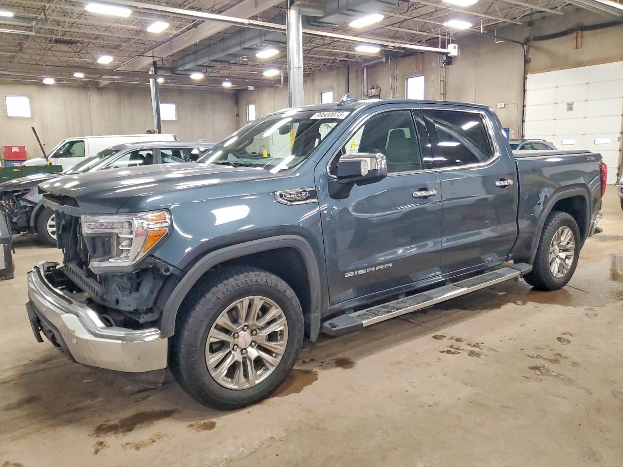 Salvage GMC Sierra Image