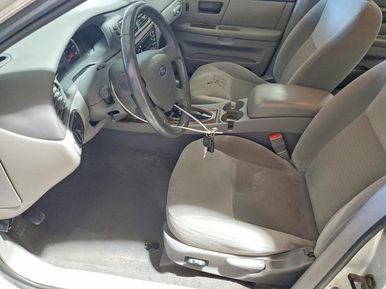 Ford Taurus Sel