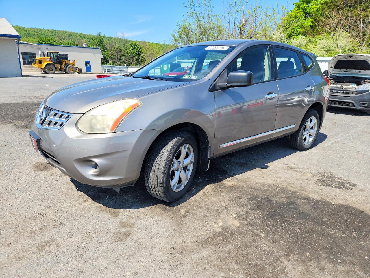 Salvage Nissan Rogue Image