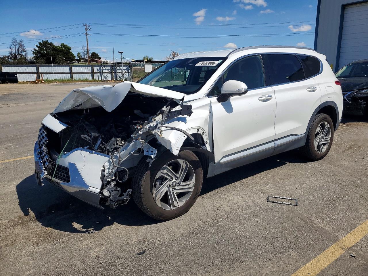 Salvage Hyundai SANTA FE Image