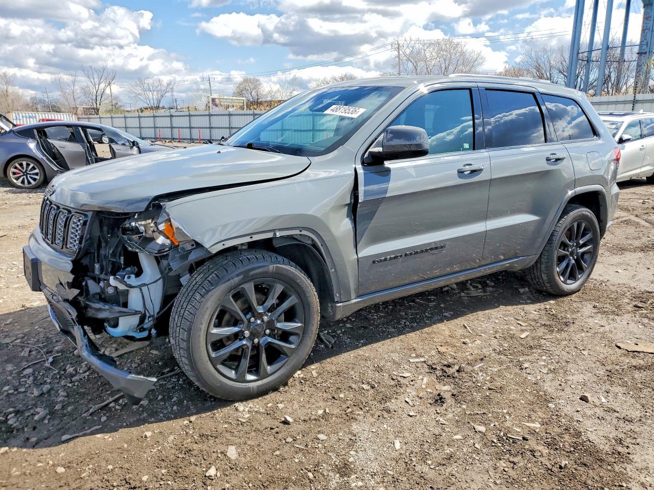 Salvage Jeep Cherokee Image