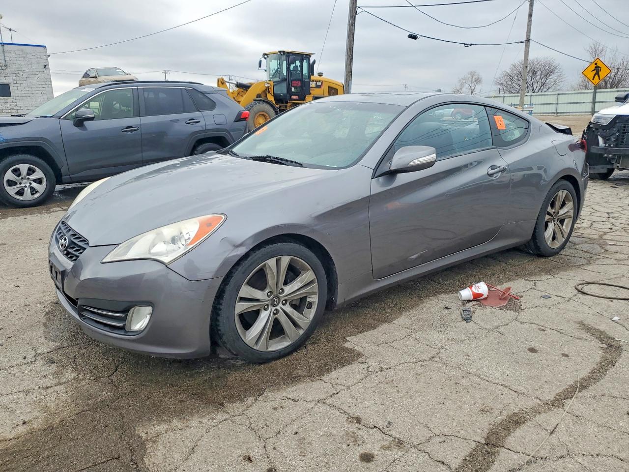 Salvage Hyundai Genesis Image