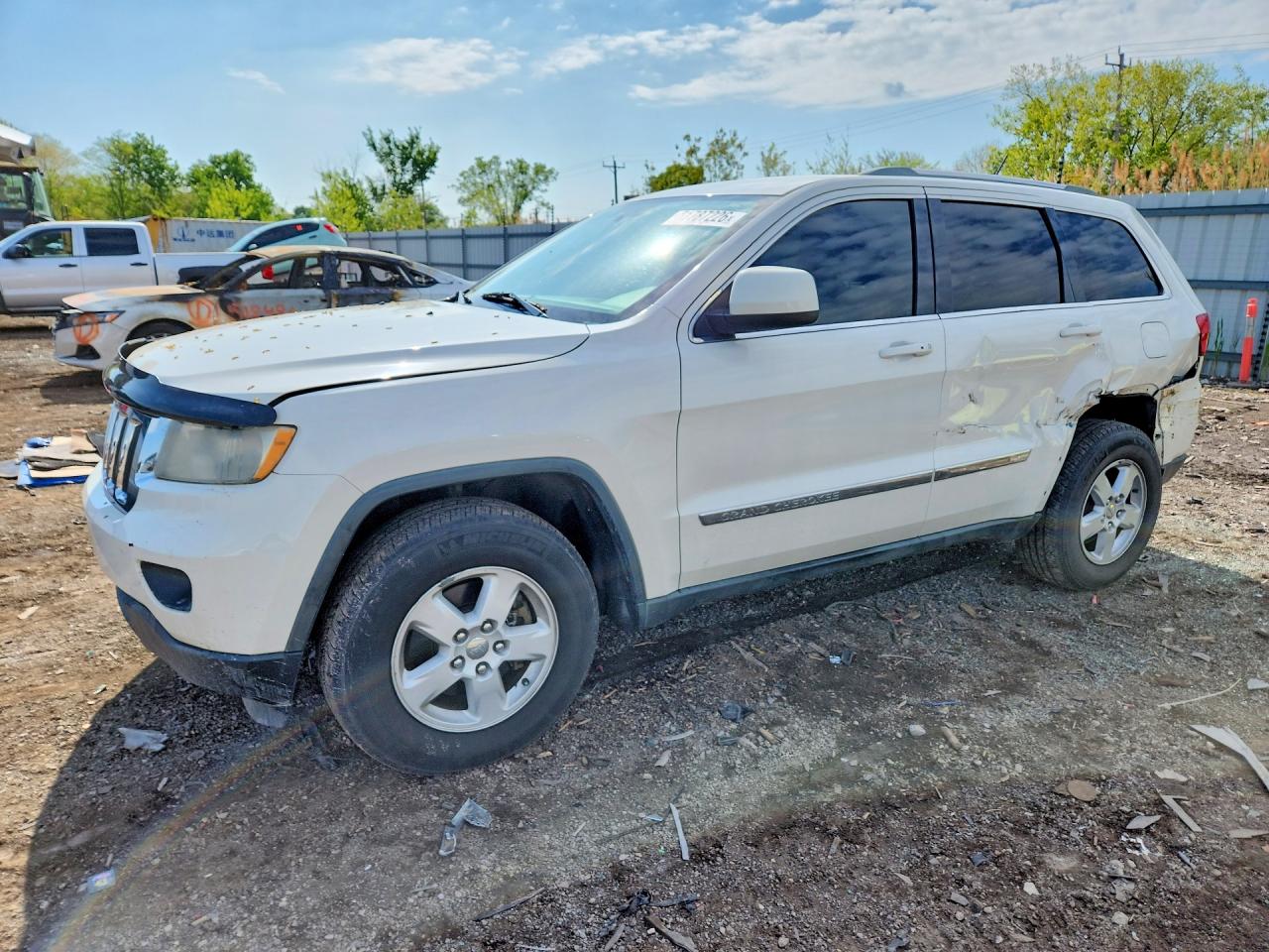 Salvage Jeep Cherokee Image