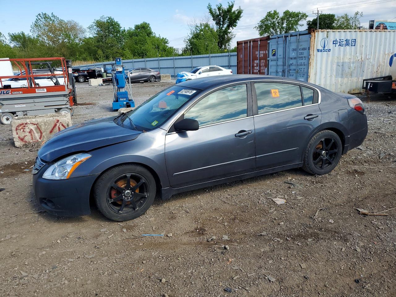 Salvage Nissan Altima Image