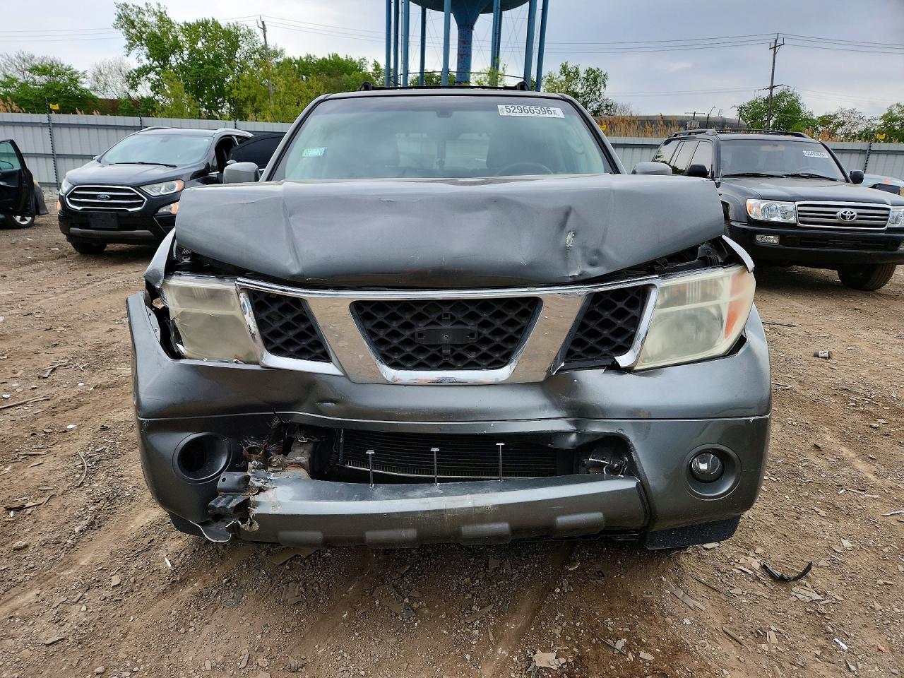 Nissan Pathfinder Xe
