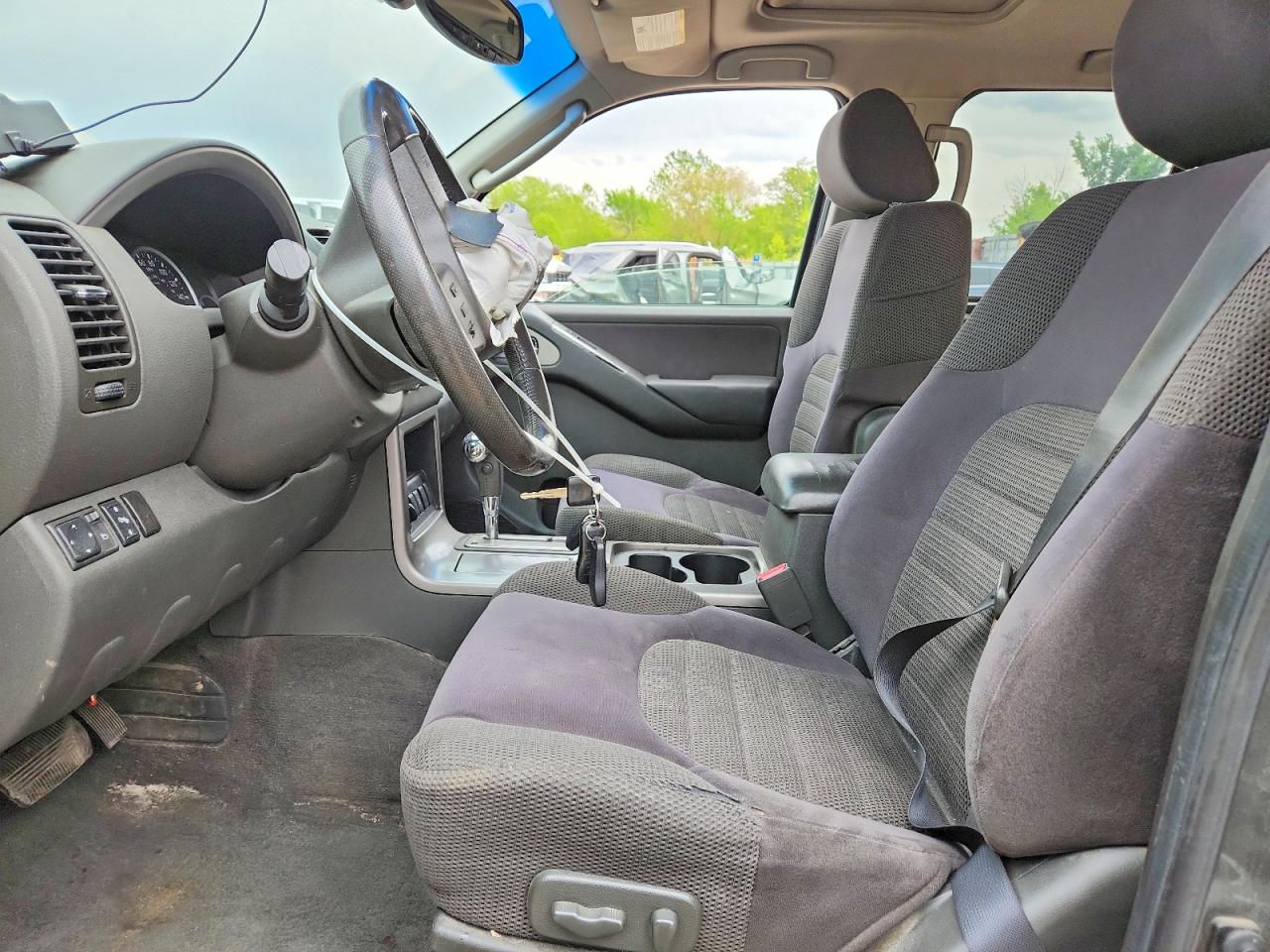 Nissan Pathfinder Xe