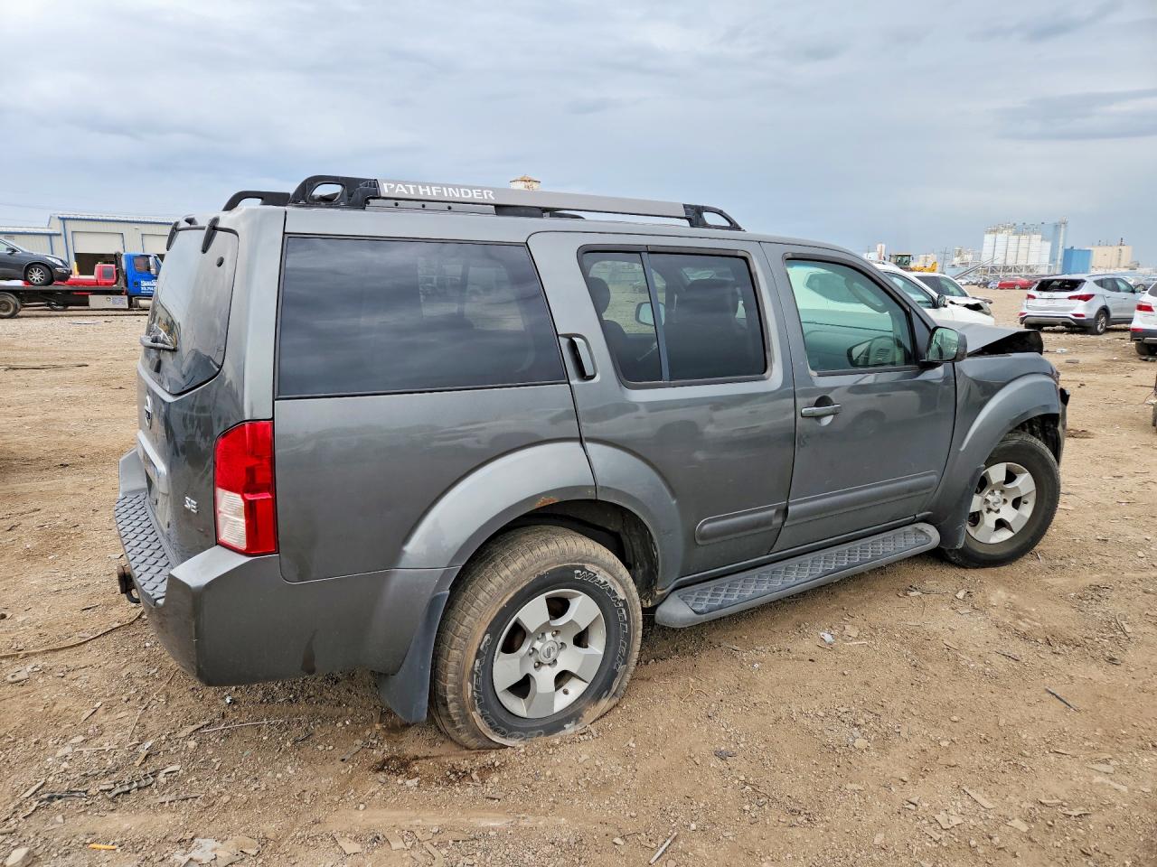 Nissan Pathfinder Xe