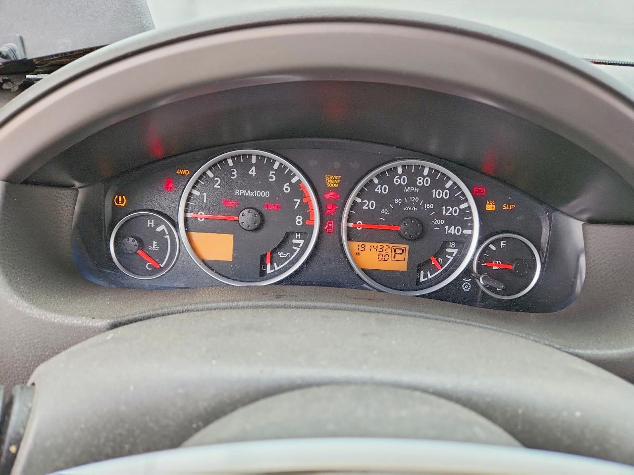 Nissan Pathfinder Xe