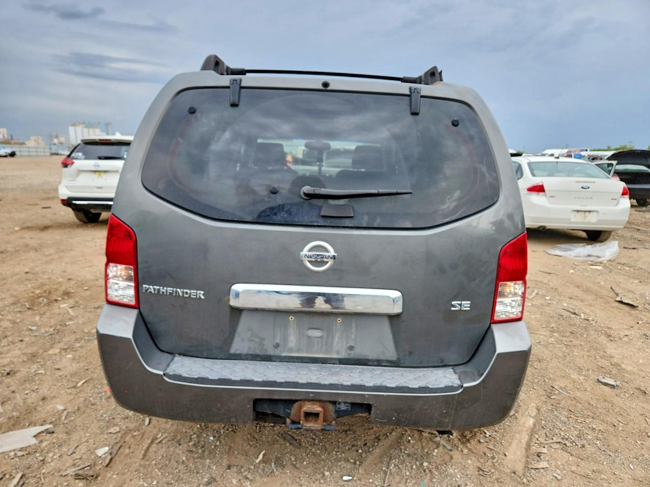 Nissan Pathfinder Xe