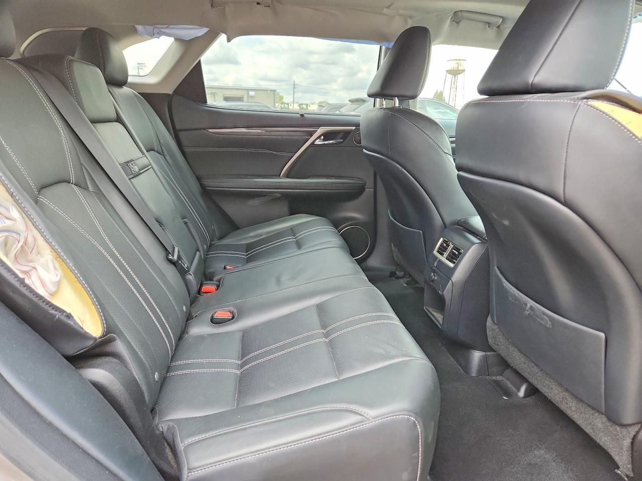 Lexus RX Base