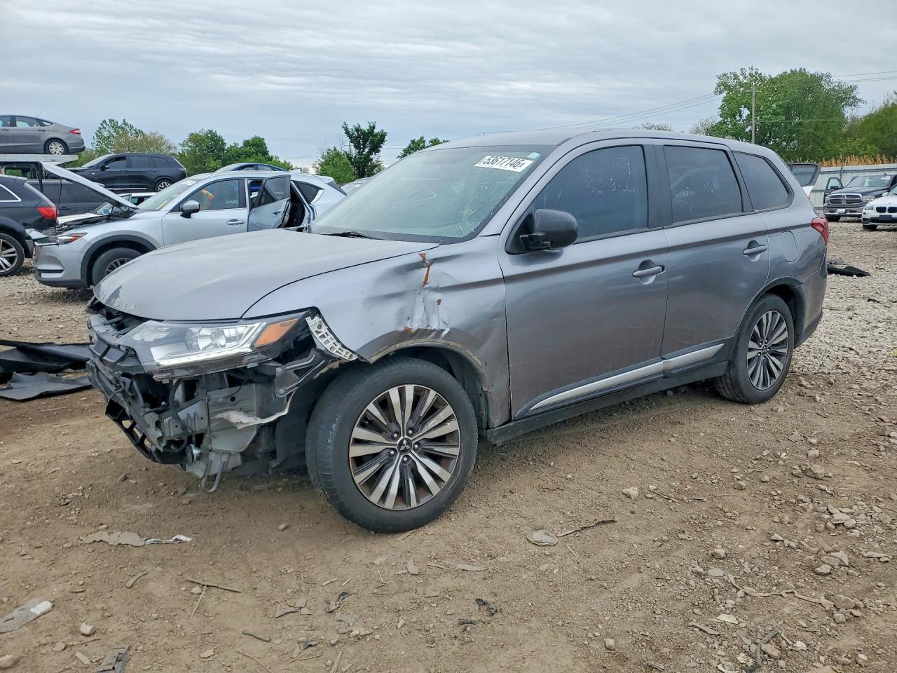 Salvage Mitsubishi Outlander Image