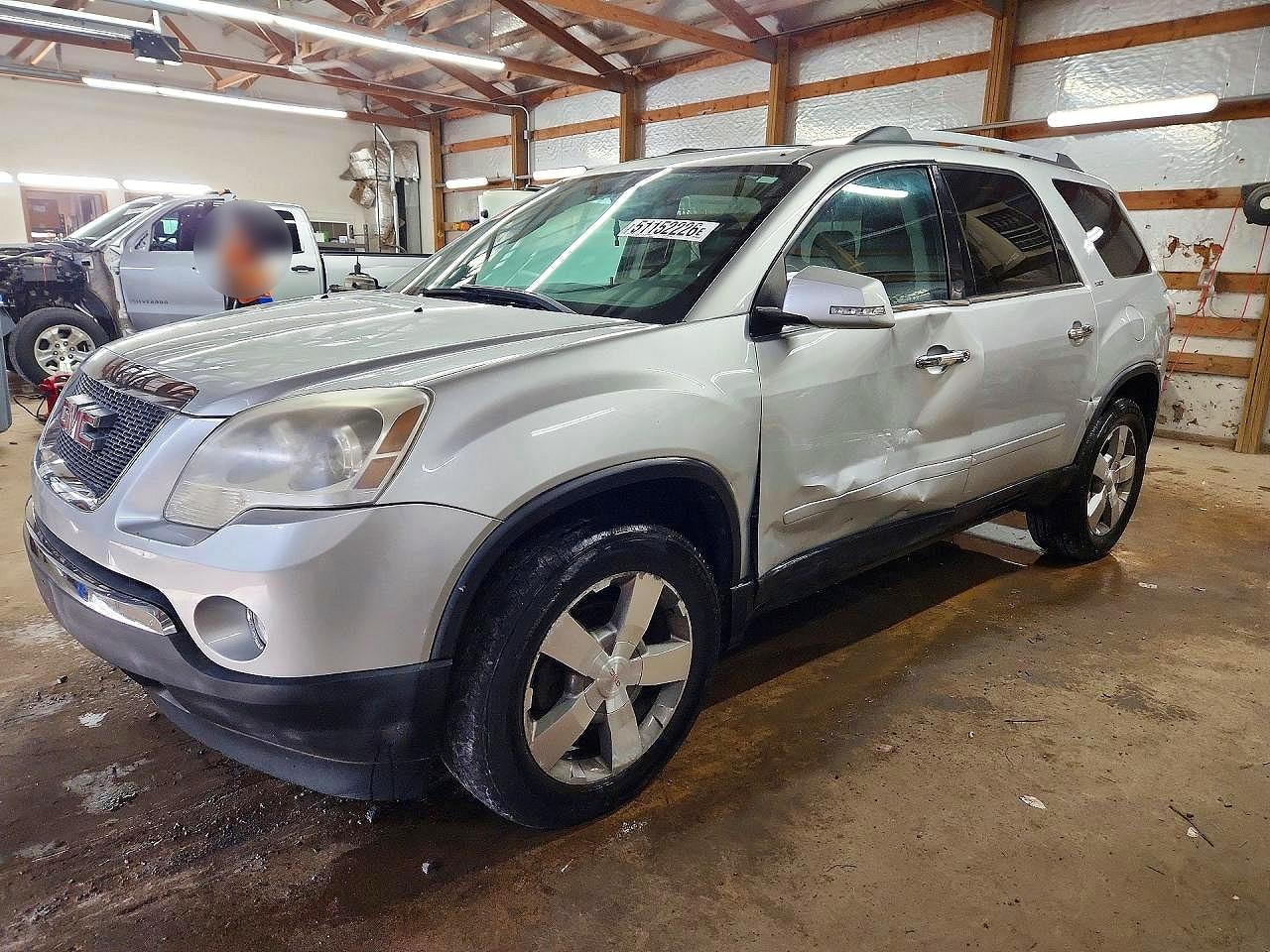 Salvage GMC Acadia Image