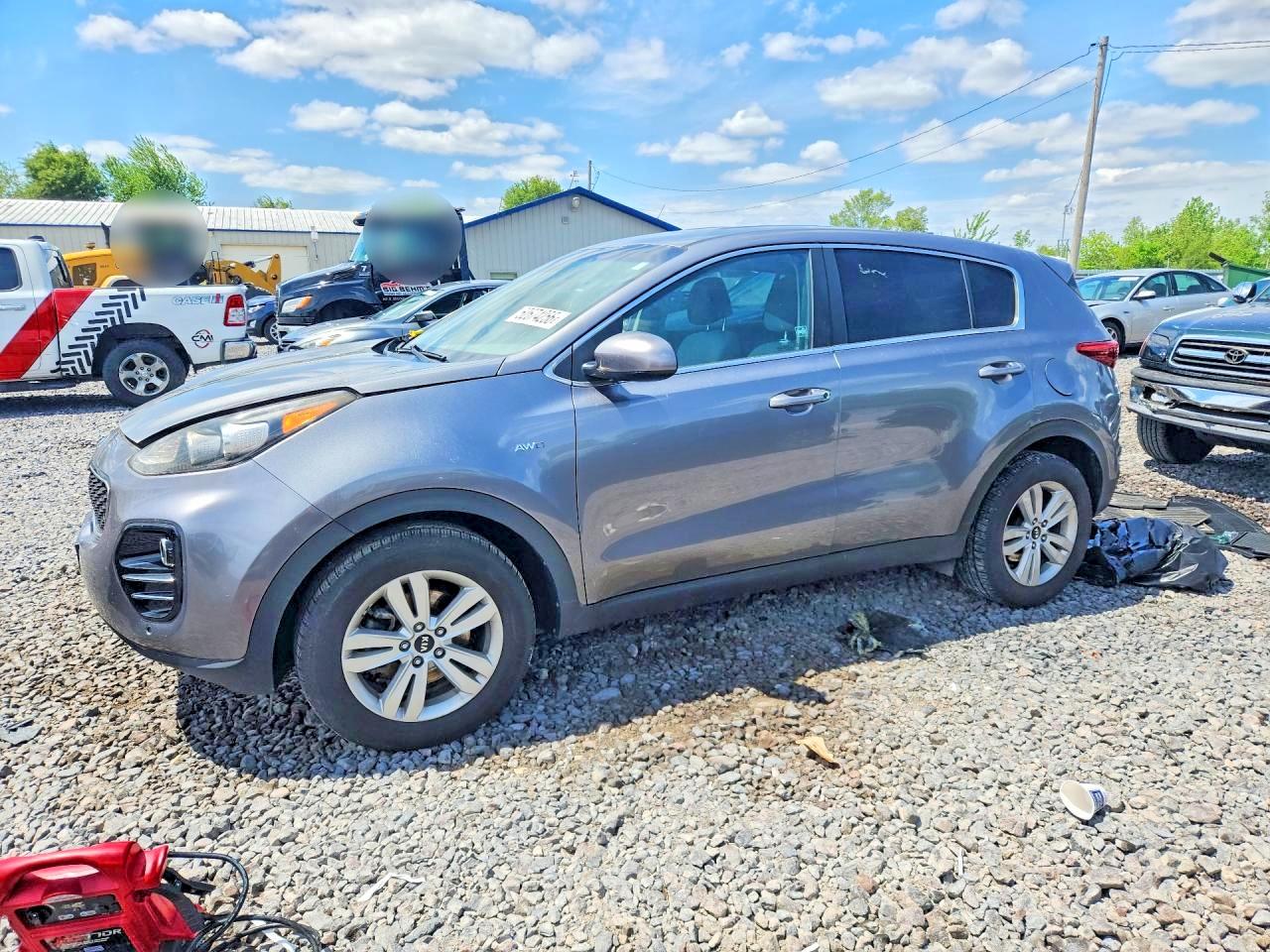 Salvage Kia Sportage Image