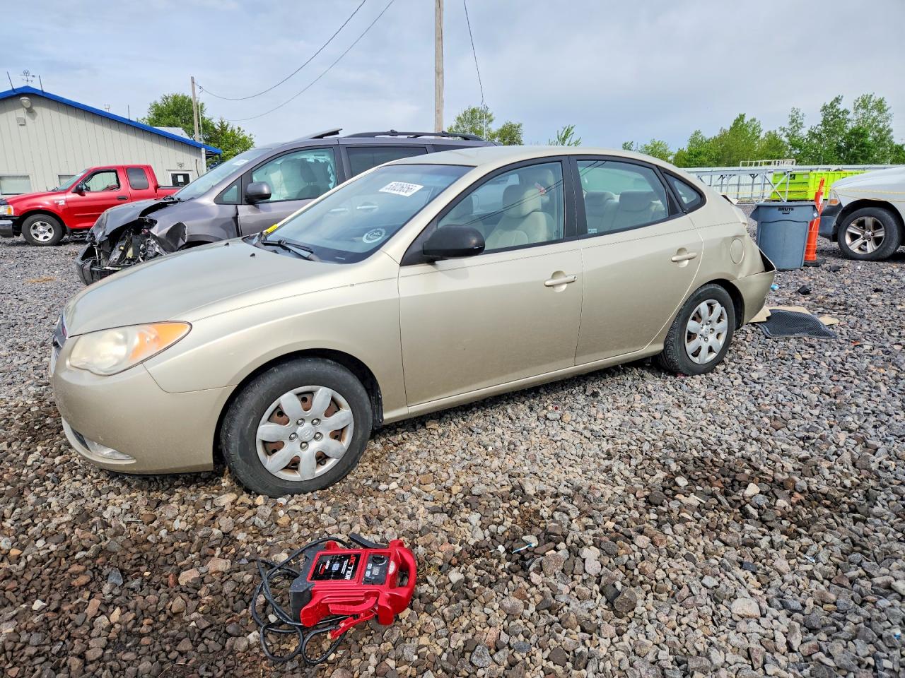 Salvage Hyundai ELANTRA Image