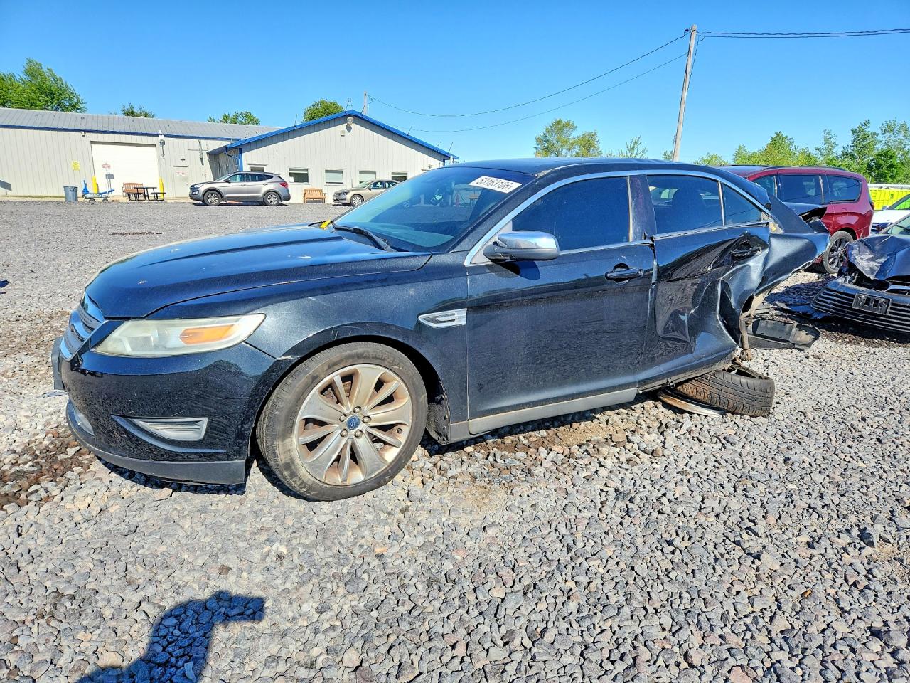Salvage Ford Taurus Image